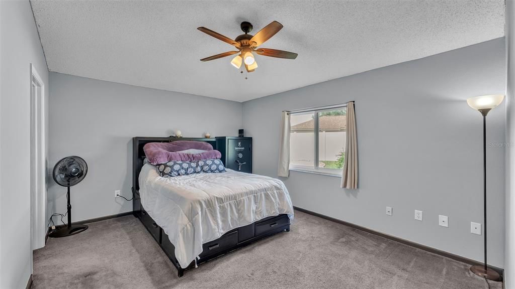 Activo con contrato: $315,000 (4 camas, 2 baños, 1554 Pies cuadrados)