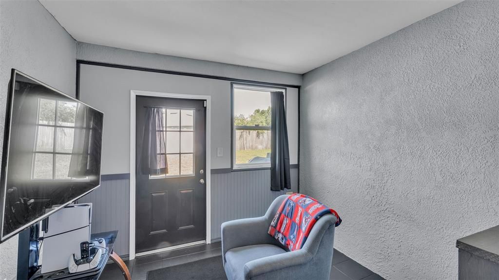 Activo con contrato: $315,000 (4 camas, 2 baños, 1554 Pies cuadrados)