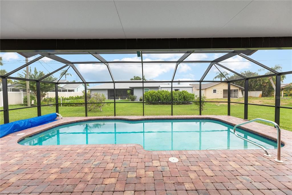 Active With Contract: $275,000 (2 beds, 2 baths, 1459 Square Feet)