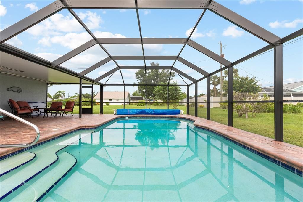 Active With Contract: $275,000 (2 beds, 2 baths, 1459 Square Feet)