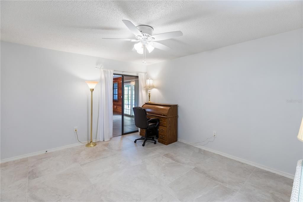 Active With Contract: $275,000 (2 beds, 2 baths, 1459 Square Feet)