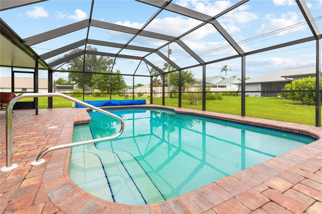 Active With Contract: $275,000 (2 beds, 2 baths, 1459 Square Feet)