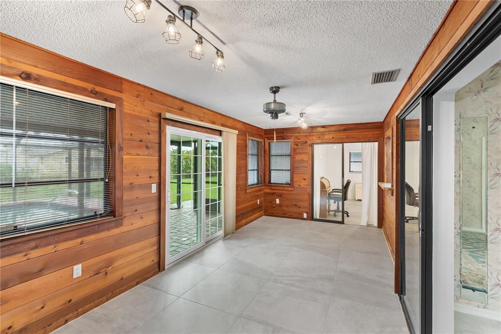 Active With Contract: $275,000 (2 beds, 2 baths, 1459 Square Feet)