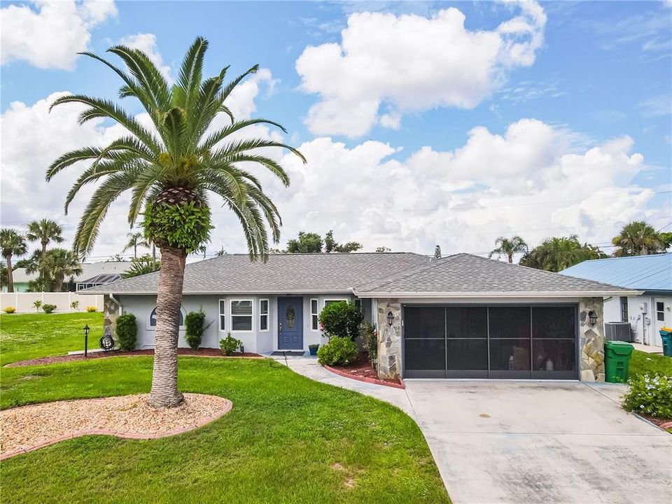 Active With Contract: $275,000 (2 beds, 2 baths, 1459 Square Feet)