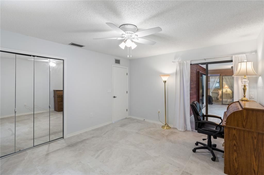 Active With Contract: $275,000 (2 beds, 2 baths, 1459 Square Feet)