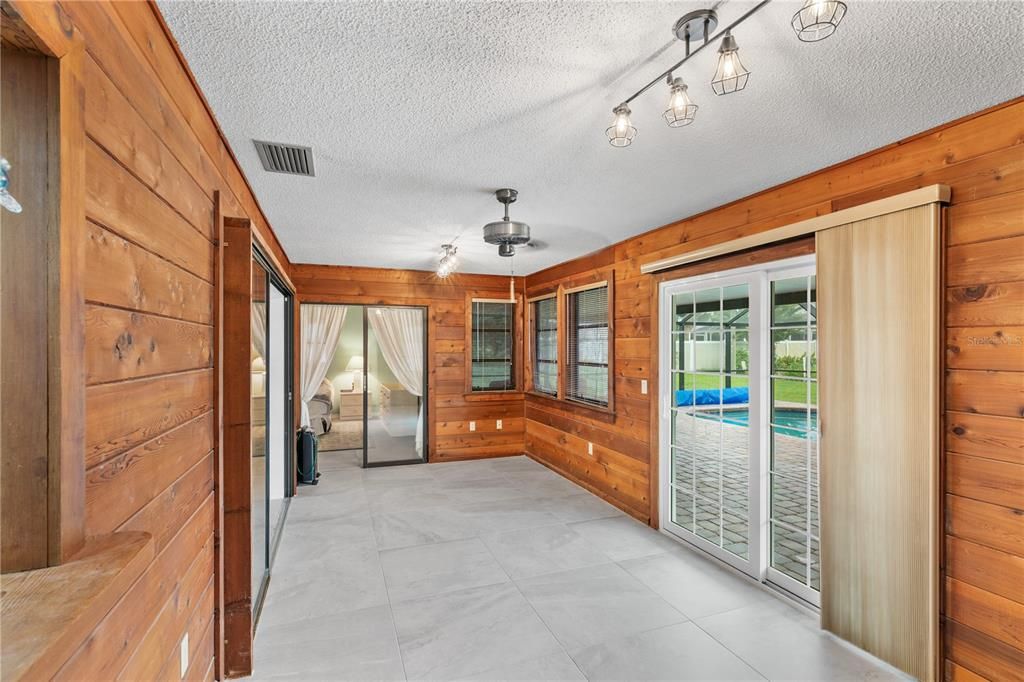 Active With Contract: $275,000 (2 beds, 2 baths, 1459 Square Feet)