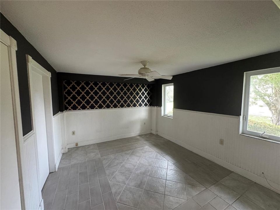 Active With Contract: $1,450 (2 beds, 2 baths, 1173 Square Feet)