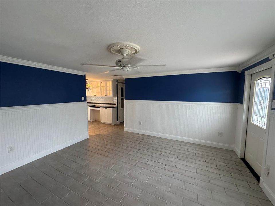 Active With Contract: $1,450 (2 beds, 2 baths, 1173 Square Feet)