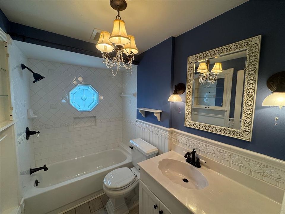 Active With Contract: $1,450 (2 beds, 2 baths, 1173 Square Feet)