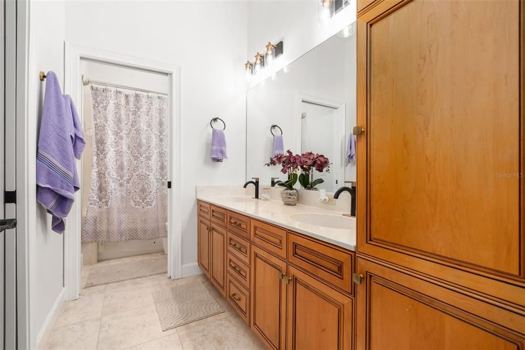 For Sale: $869,900 (5 beds, 4 baths, 3384 Square Feet)