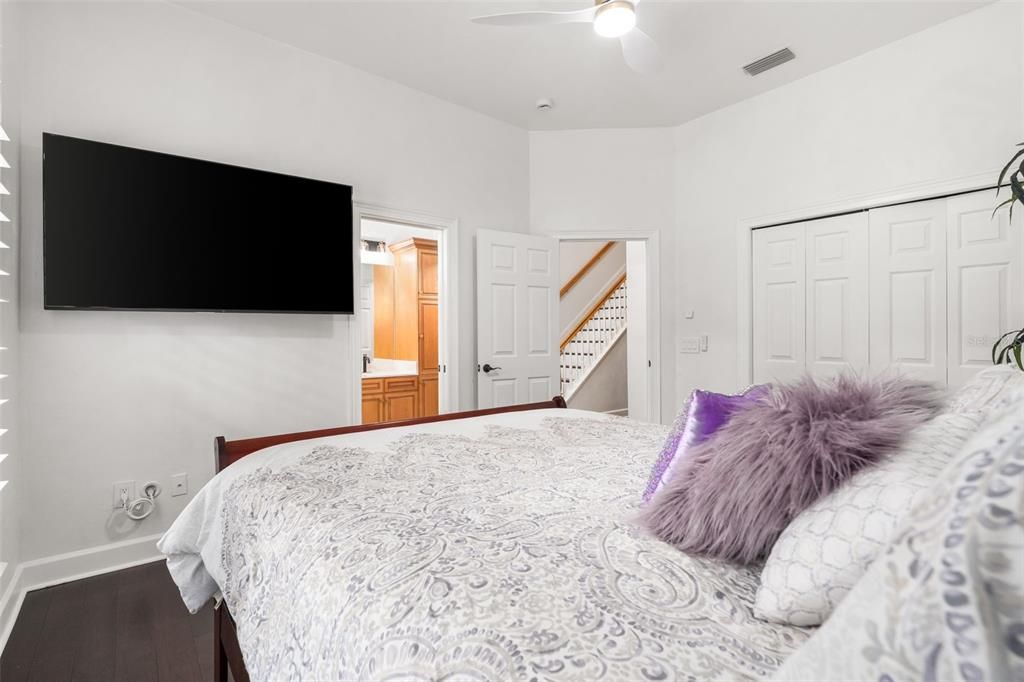 For Sale: $869,900 (5 beds, 4 baths, 3384 Square Feet)