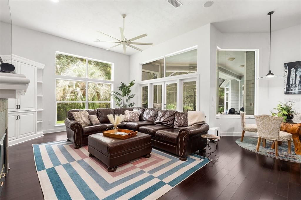 For Sale: $869,900 (5 beds, 4 baths, 3384 Square Feet)