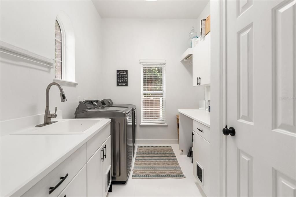 For Sale: $869,900 (5 beds, 4 baths, 3384 Square Feet)