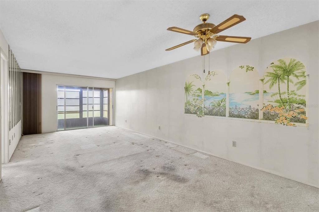 Под контрактом: $69,999 (2 спален, 1 ванн, 882 Квадратных фут)