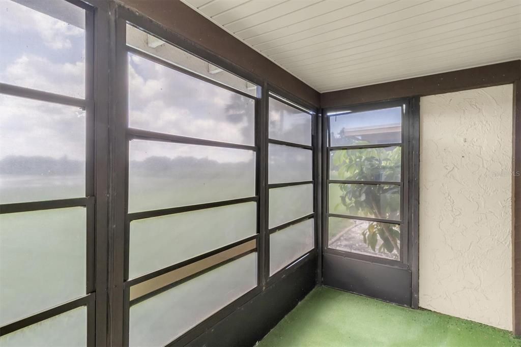 Под контрактом: $69,999 (2 спален, 1 ванн, 882 Квадратных фут)