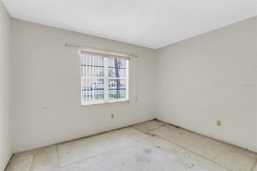 Под контрактом: $69,999 (2 спален, 1 ванн, 882 Квадратных фут)