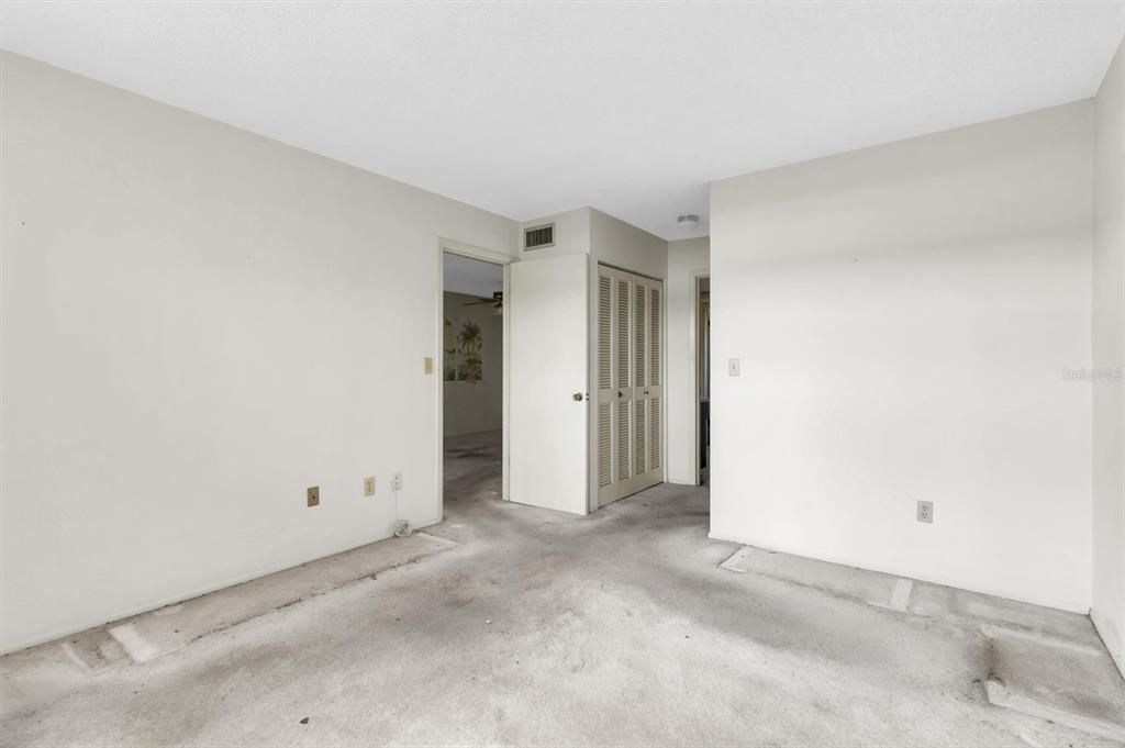 Под контрактом: $69,999 (2 спален, 1 ванн, 882 Квадратных фут)