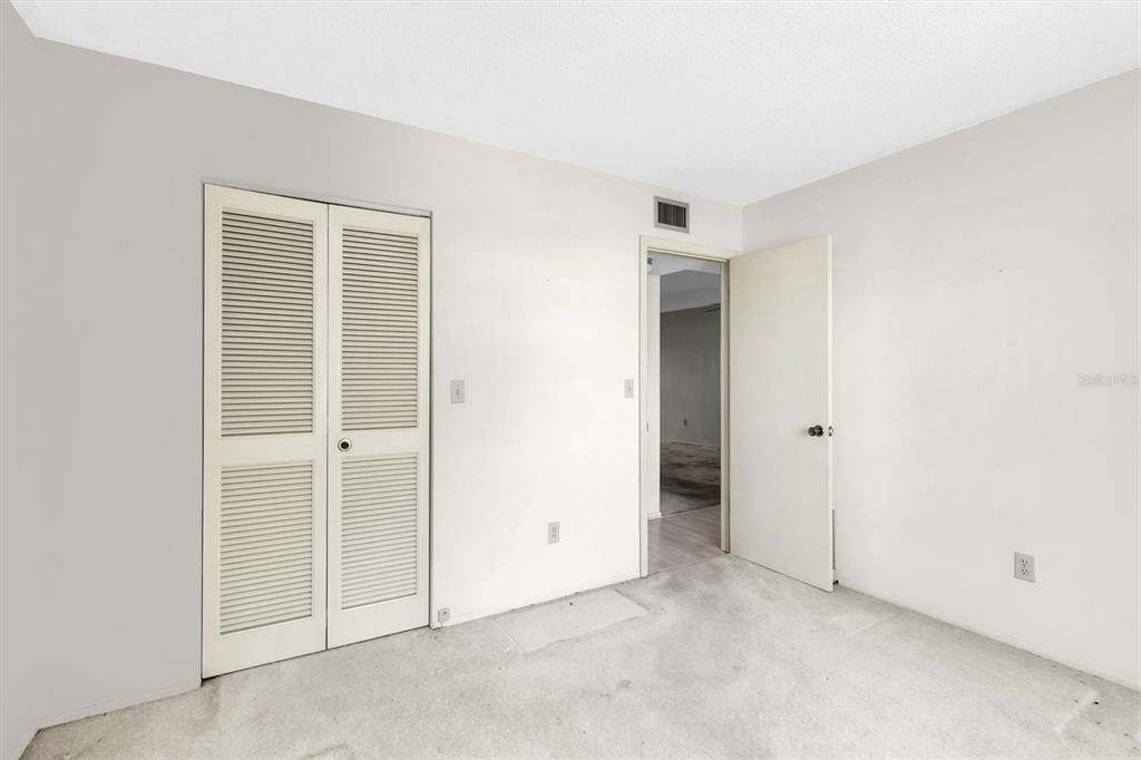 Под контрактом: $69,999 (2 спален, 1 ванн, 882 Квадратных фут)