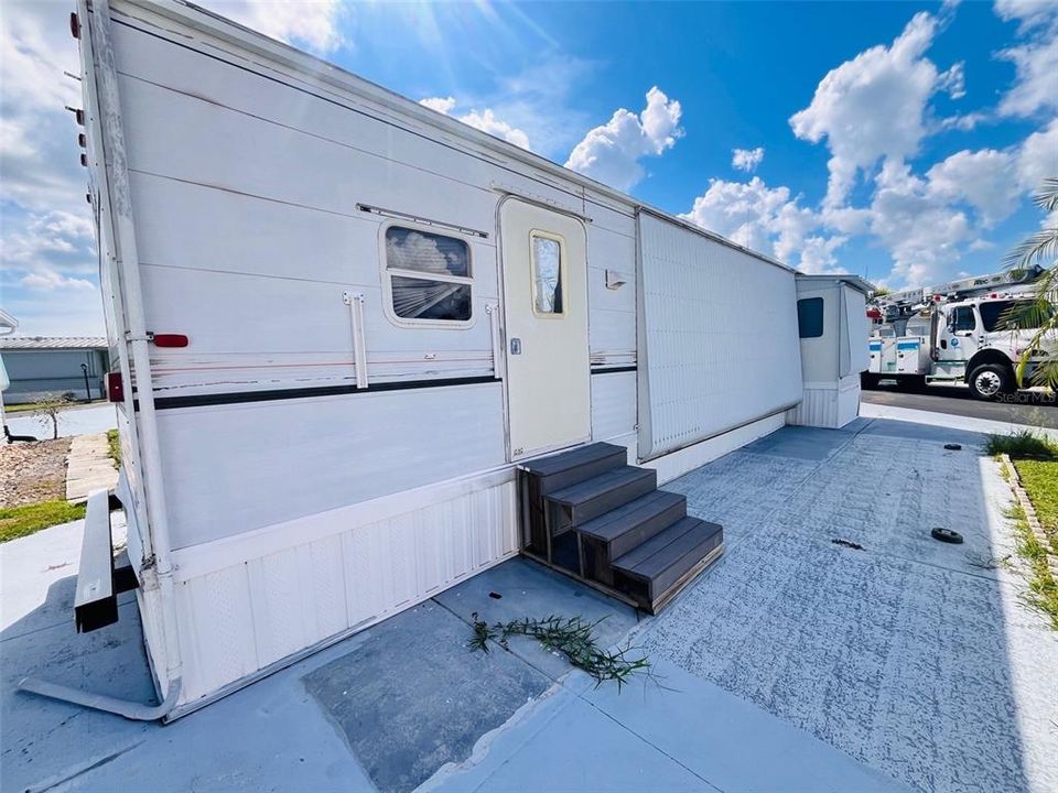 For Sale: $39,900 (1 beds, 1 baths, 480 Square Feet)