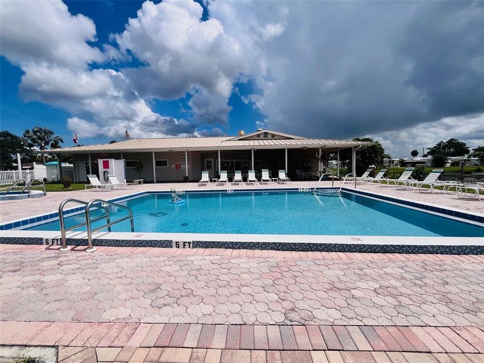 For Sale: $39,900 (1 beds, 1 baths, 480 Square Feet)