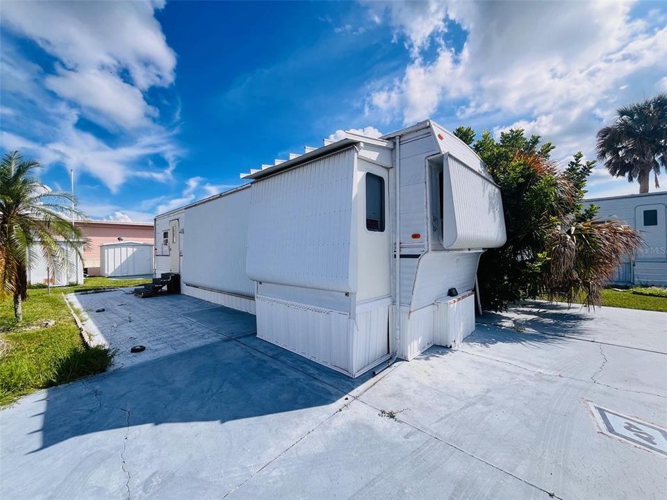 For Sale: $39,900 (1 beds, 1 baths, 480 Square Feet)