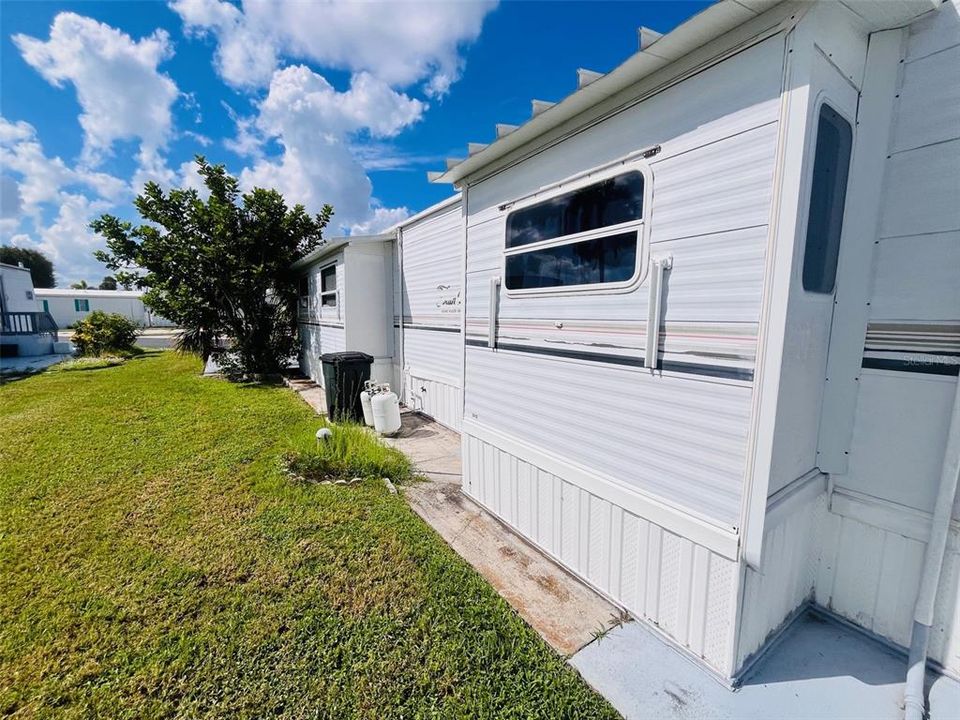 For Sale: $39,900 (1 beds, 1 baths, 480 Square Feet)