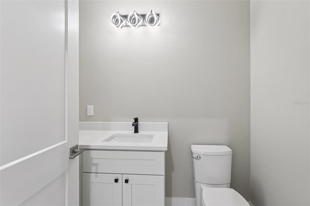 Active With Contract: $1,125,000 (3 beds, 2 baths, 2709 Square Feet)