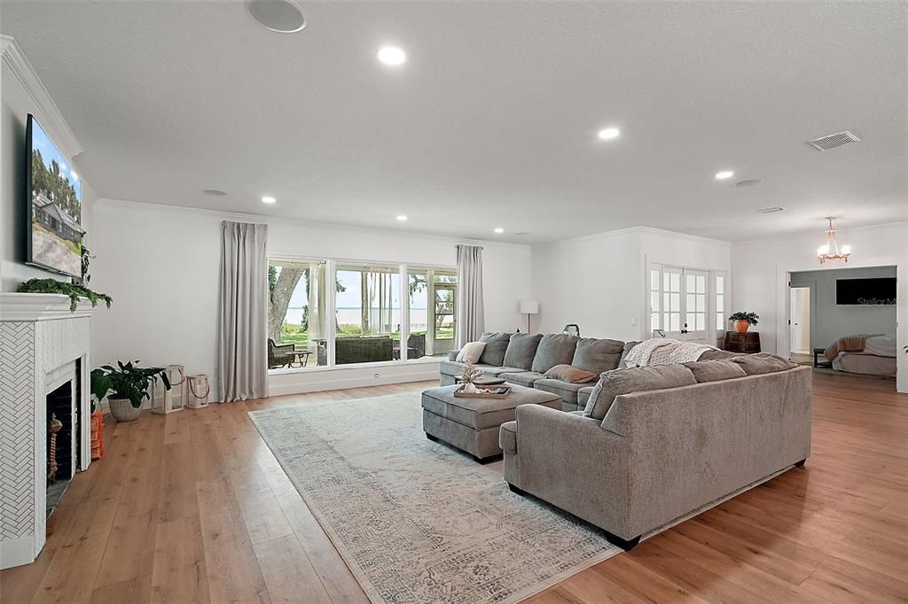 For Sale: $869,900 (3 beds, 3 baths, 3277 Square Feet)