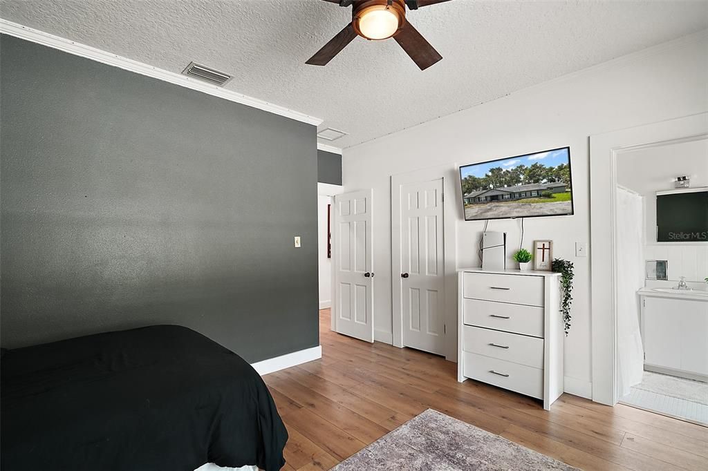 For Sale: $869,900 (3 beds, 3 baths, 3277 Square Feet)