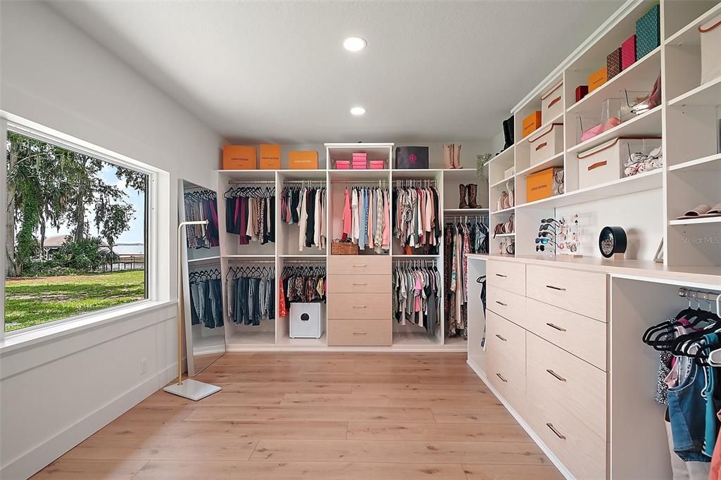 For Sale: $869,900 (3 beds, 3 baths, 3277 Square Feet)