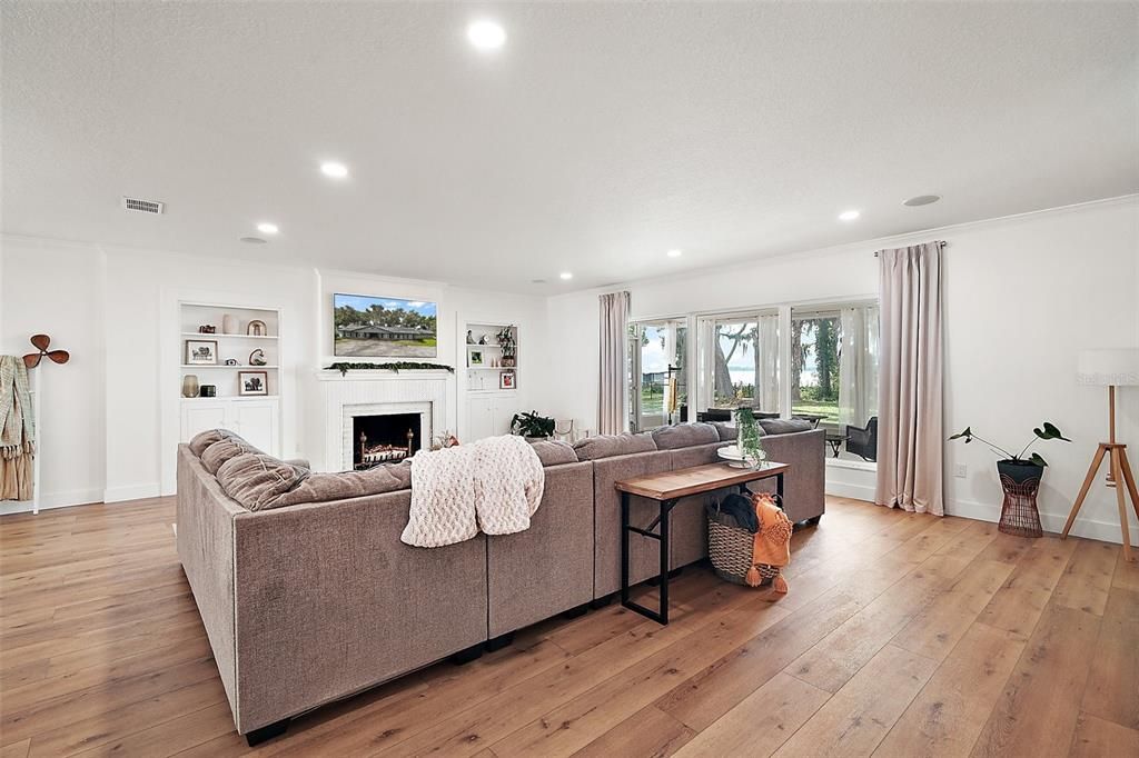 For Sale: $869,900 (3 beds, 3 baths, 3277 Square Feet)