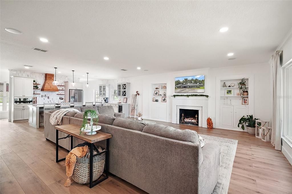 For Sale: $869,900 (3 beds, 3 baths, 3277 Square Feet)