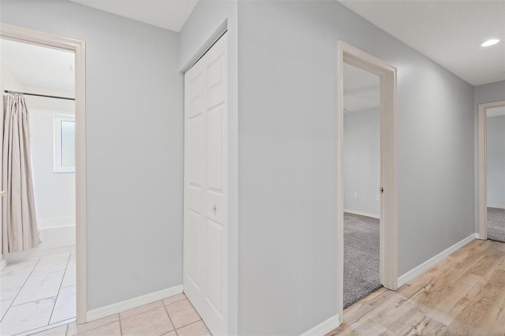 待售: $379,900 (4 贝兹, 2 浴室, 1973 平方英尺)