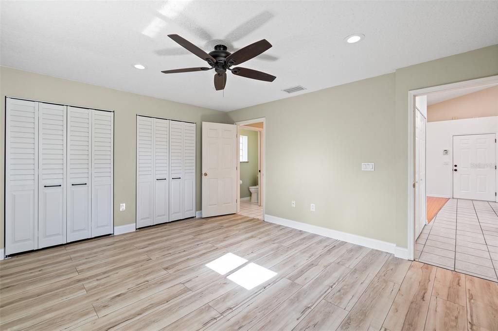 待售: $379,900 (4 贝兹, 2 浴室, 1973 平方英尺)