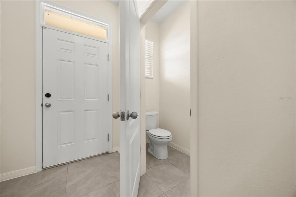 Под контрактом: $1,749 (3 спален, 2 ванн, 1740 Квадратных фут)