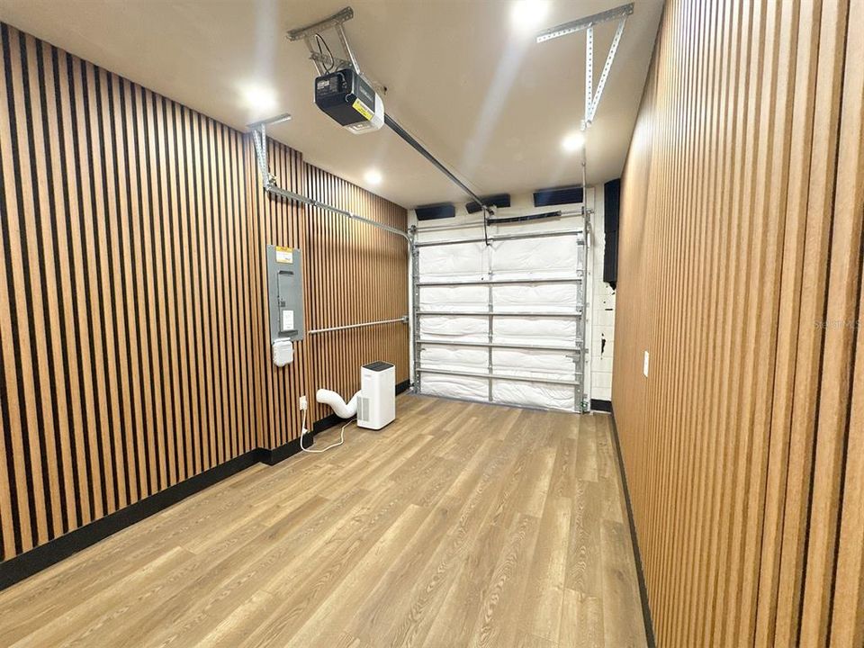 Под контрактом: $1,749 (3 спален, 2 ванн, 1740 Квадратных фут)