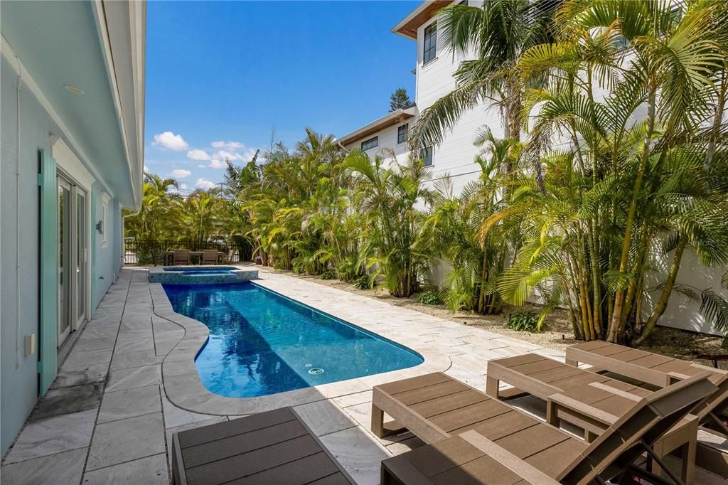 For Sale: $2,200,000 (3 beds, 2 baths, 1680 Square Feet)