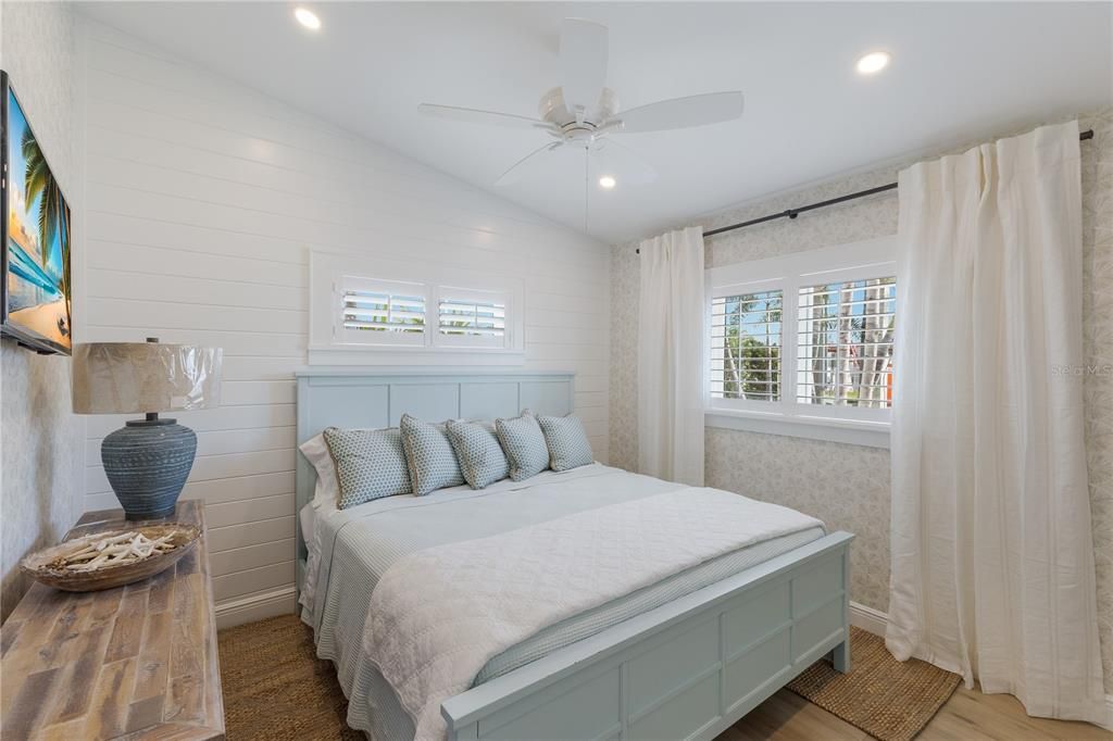 For Sale: $2,200,000 (3 beds, 2 baths, 1680 Square Feet)