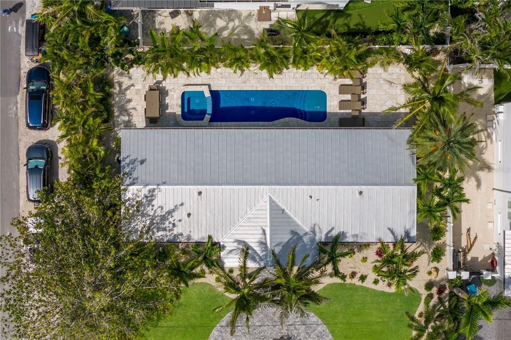 For Sale: $2,200,000 (3 beds, 2 baths, 1680 Square Feet)