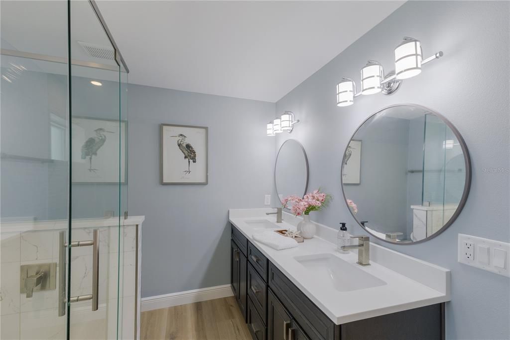 For Sale: $2,200,000 (3 beds, 2 baths, 1680 Square Feet)