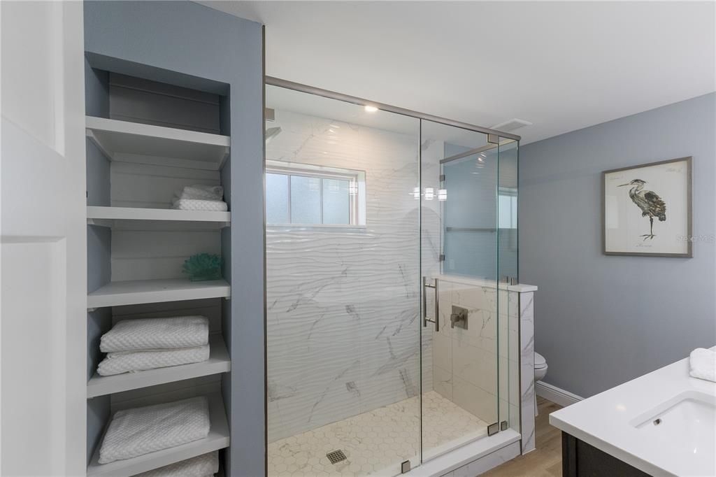 For Sale: $2,200,000 (3 beds, 2 baths, 1680 Square Feet)