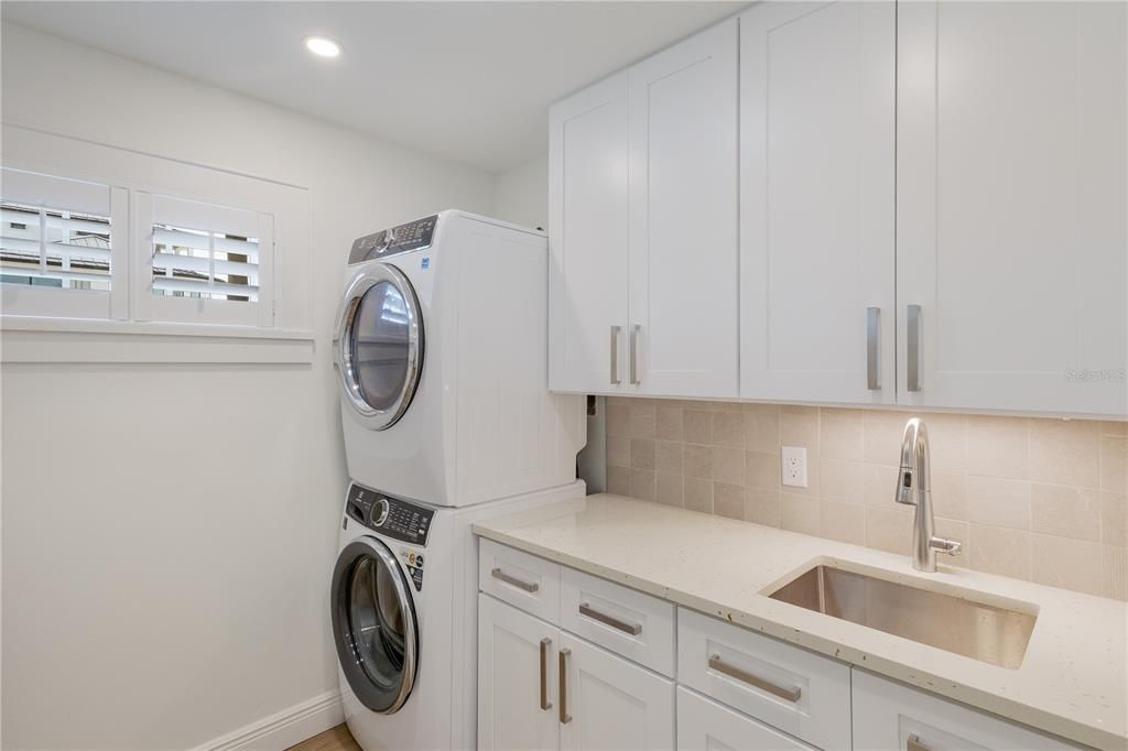 For Sale: $2,200,000 (3 beds, 2 baths, 1680 Square Feet)