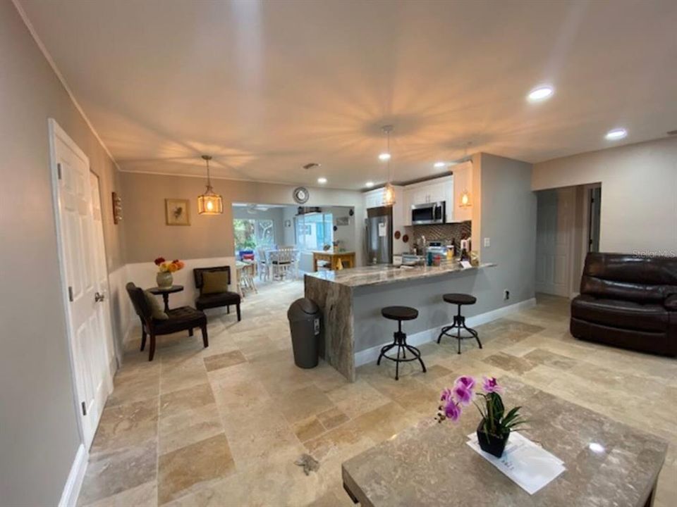 出租: $2,700 (3 贝兹, 2 浴室, 1408 平方英尺)