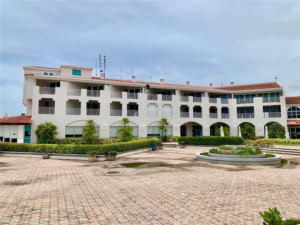 Recently Sold: $525,000 (1 beds, 1 baths, 1065 Square Feet)