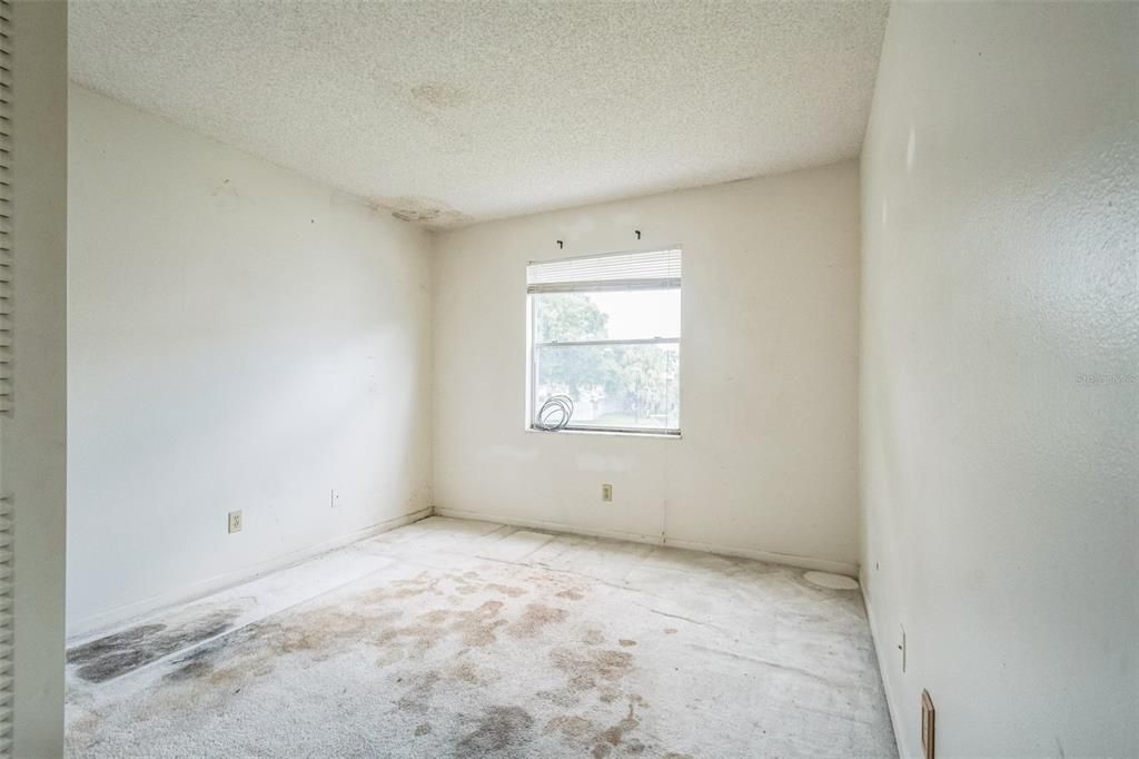 For Sale: $79,950 (2 beds, 2 baths, 930 Square Feet)