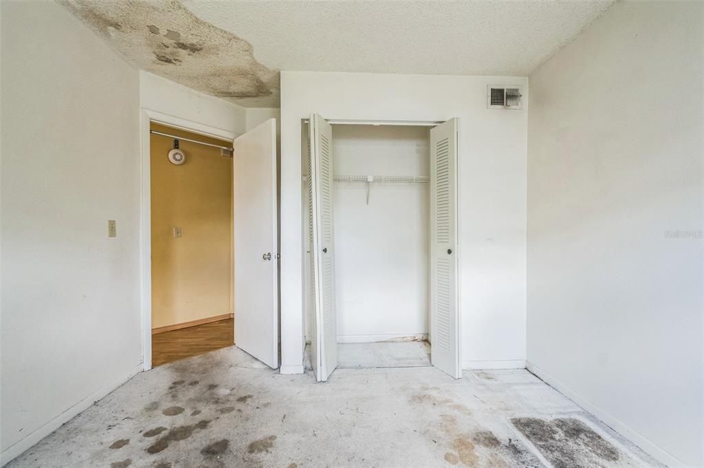 For Sale: $79,950 (2 beds, 2 baths, 930 Square Feet)