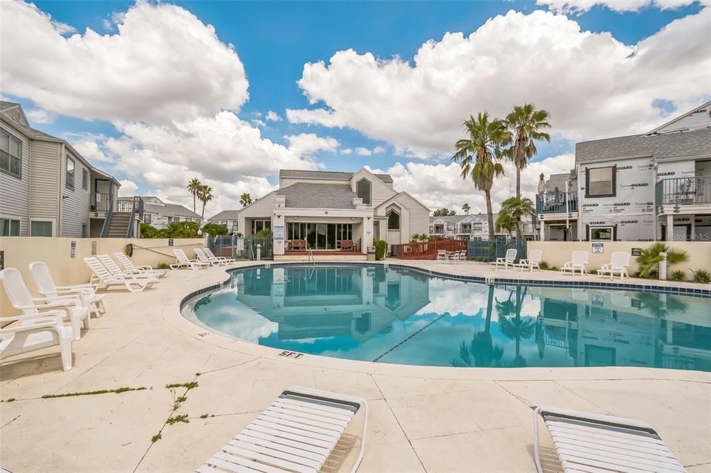 For Sale: $79,950 (2 beds, 2 baths, 930 Square Feet)