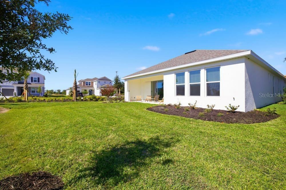 合同活跃: $454,999 (3 贝兹, 2 浴室, 2055 平方英尺)