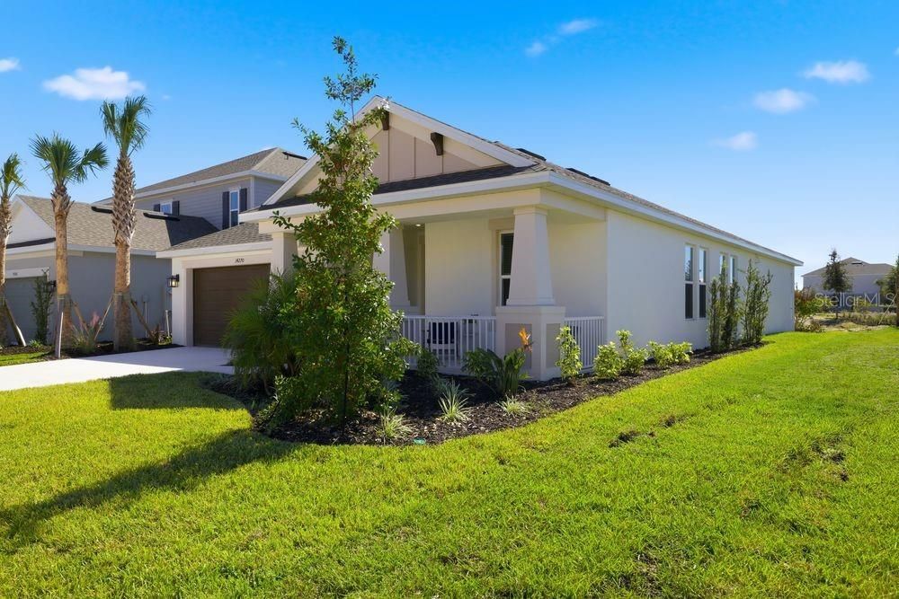 合同活跃: $454,999 (3 贝兹, 2 浴室, 2055 平方英尺)