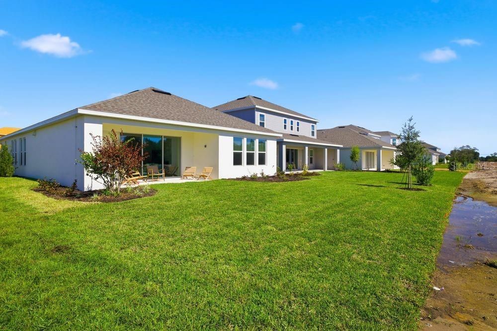 合同活跃: $454,999 (3 贝兹, 2 浴室, 2055 平方英尺)